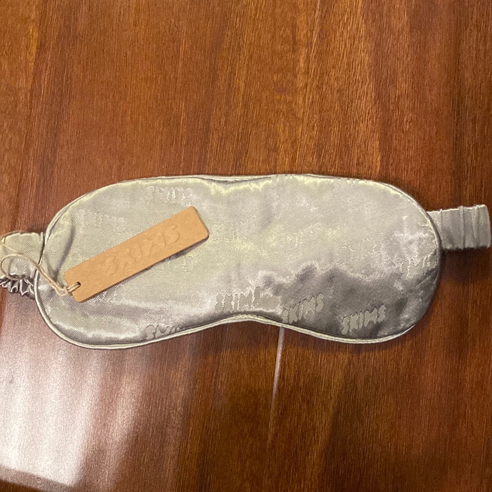 Skims sleep mask